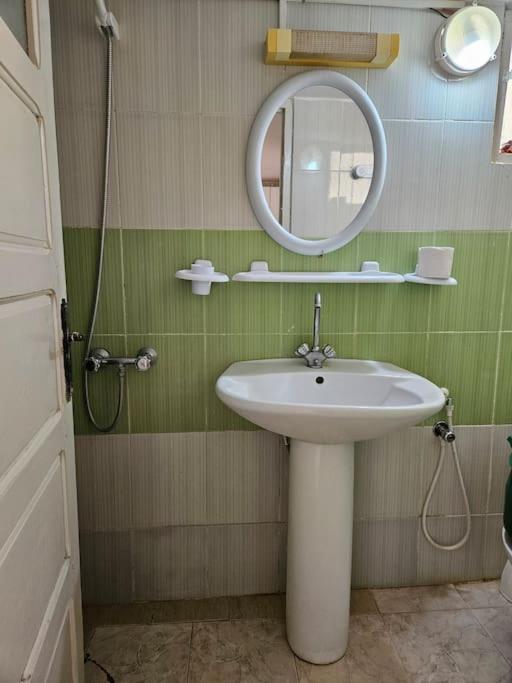 Hadhri Appartement توزر المظهر الخارجي الصورة